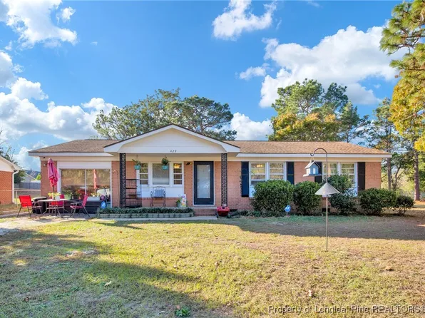 429 Palmerland Dr, Hope Mills, NC 28348