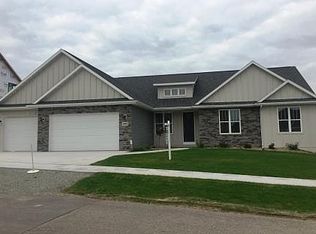 5501 Haymeadow Dr, Appleton, WI 54913