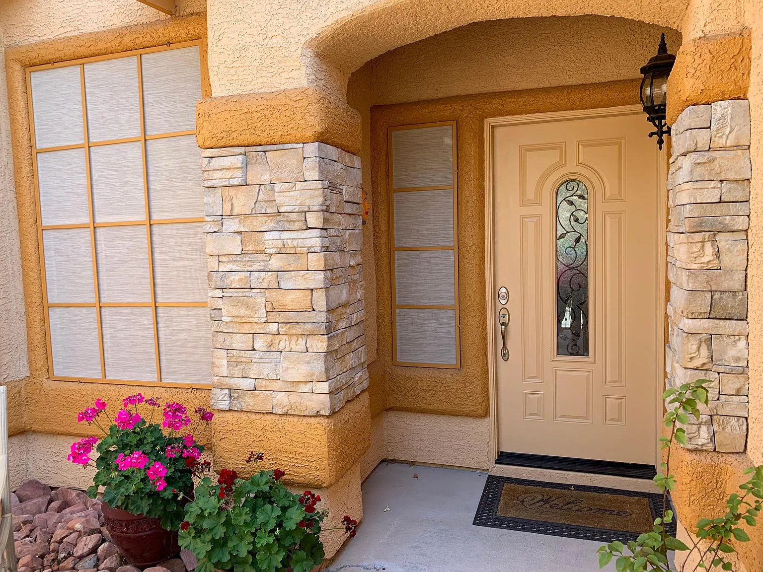 3 bed, 2.5 bath, 2375 sqft, $2,600 — Photo 4