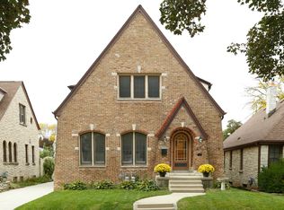 2907 S 45th St, Milwaukee, WI 53219