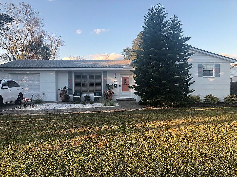 1st image of 915 3rd Ave N
