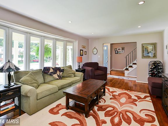 4th image of 2413 Ryegate Ln