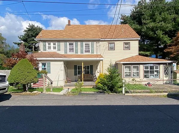 202 Front St, Mount Carmel, PA 17851