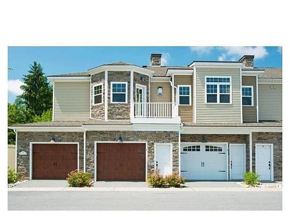 Private entrance and direct access garage