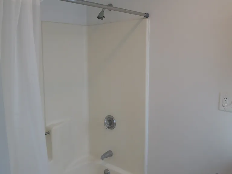14 Garrison Ave — Photo 3