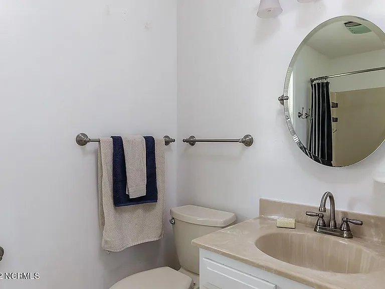 647 Castleberry Ct — Photo 7