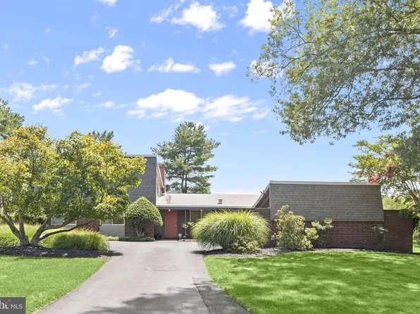 9 Stone Hollow Ct, Baltimore, MD 21208