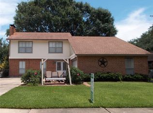 415 Gleneagles Dr, Friendswood, TX 77546