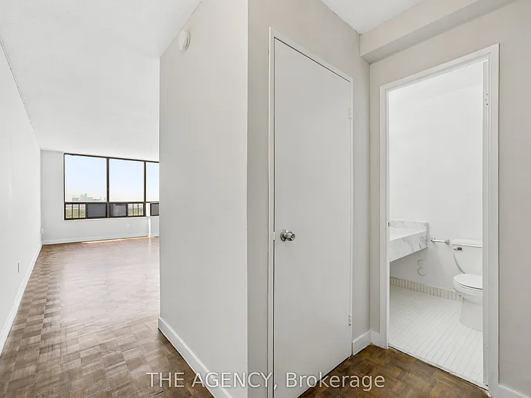 2360 Dundas St W #2816B — Photo 13