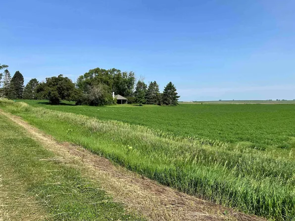 655 580th St, Cleghorn, IA 51014