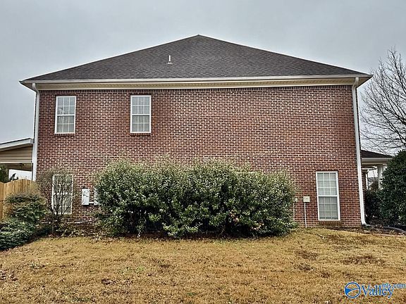 3rd image of 2700 Cobble Dr SE