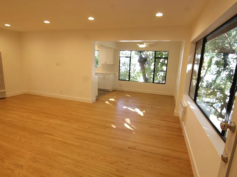 1523 S Wooster St #4 — Photo 2