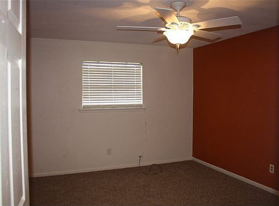 5th image of 8500 Lynwood Ln
