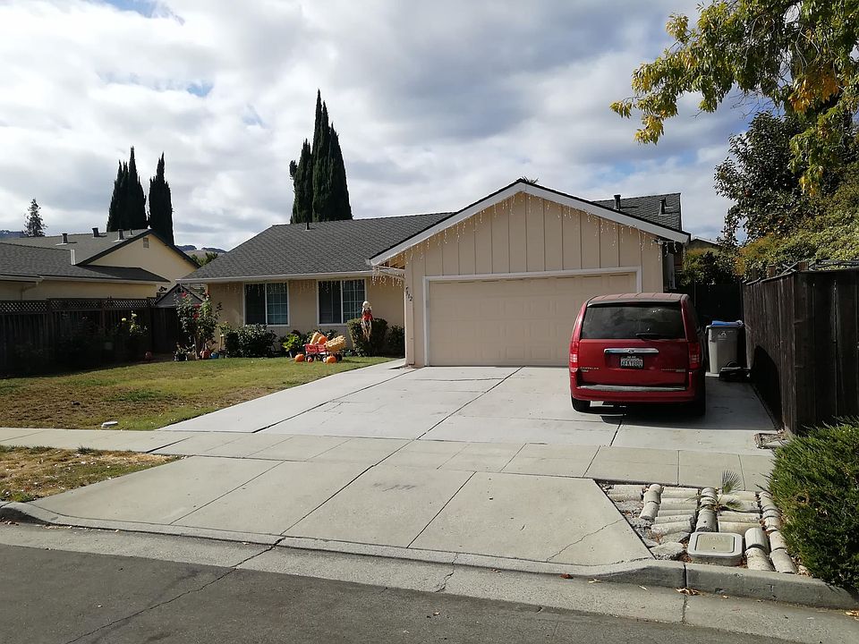 1st image of 312 Henderson Dr