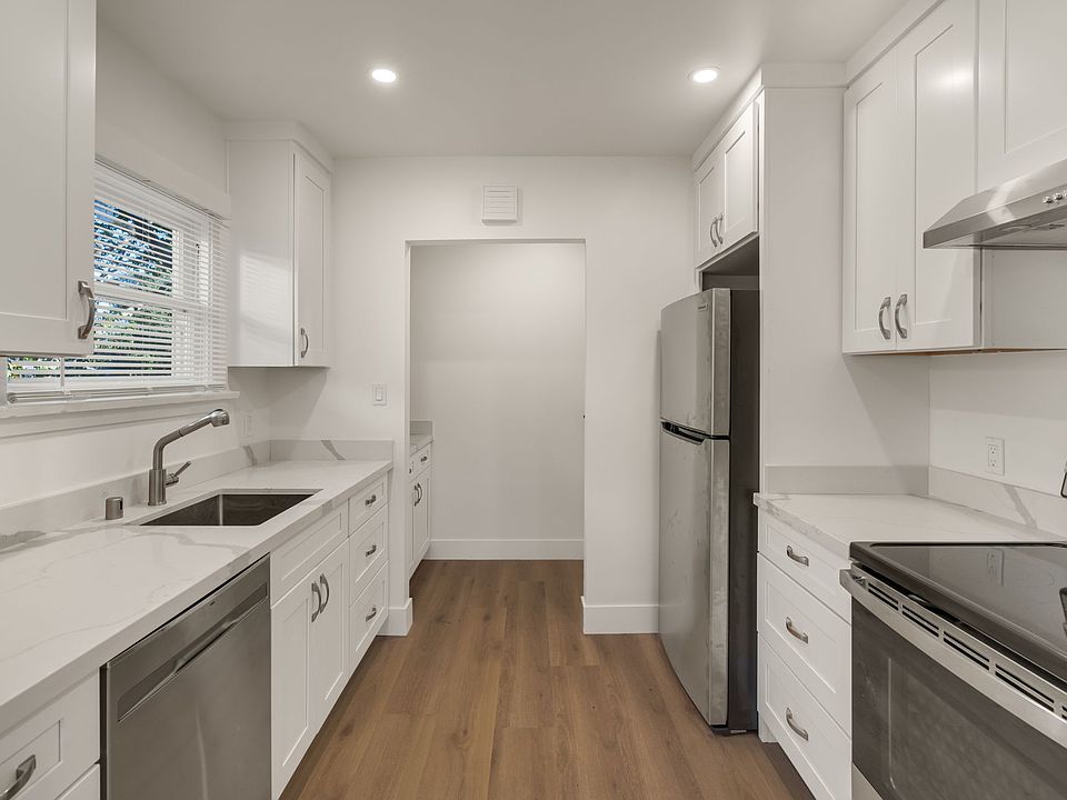 1st image of 262 Everett Ave