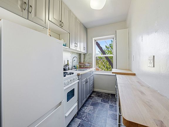 4th image of 5444 Arlington Ave APT G44
