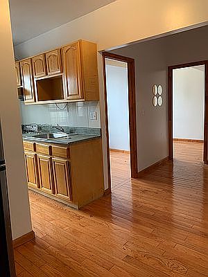 2nd image of 98 Madison St #17