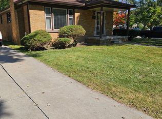 20315 Hunt Clb, Harper Woods, MI 48225