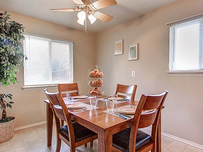The Hamptons of Brownstown Apartments — Photo 7