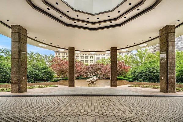 Sold by Compass | media 2