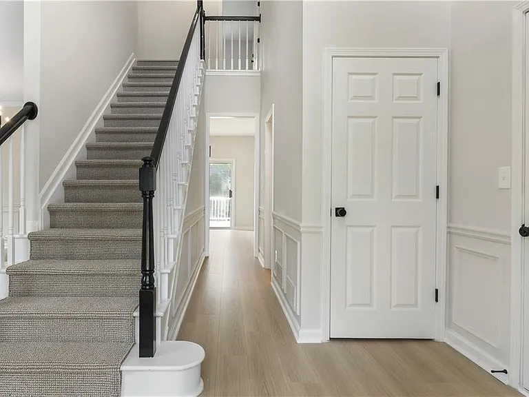 1025 Rome Dr — Photo 11