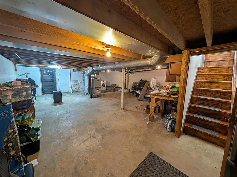 8 Coolidge St — Photo 12