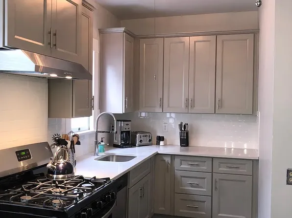 233 NE Stanton St, Portland, OR 97212