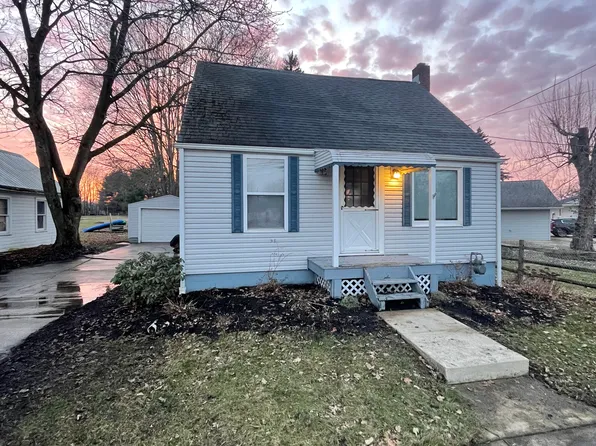 45 Warner St, Seville, OH 44273
