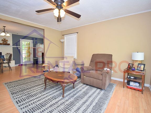 3rd image of 1201 Greenwood Dr