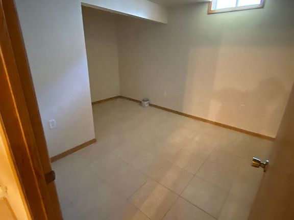 2nd image of 649 W Pearl St
