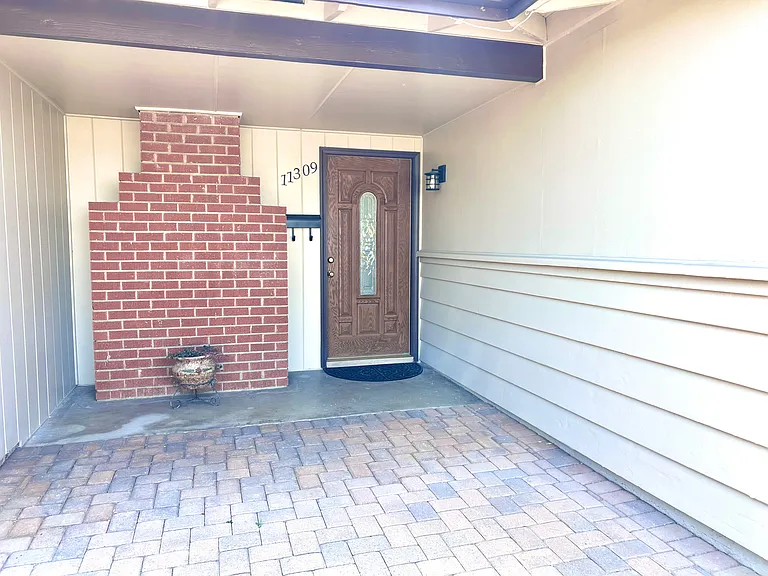 11309 Gaynor Ave — Photo 2