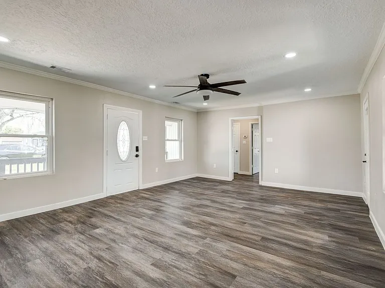 418 S Kansas St — Photo 22