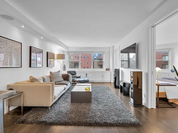 15 Charles St APT 3F, New York, NY 10014