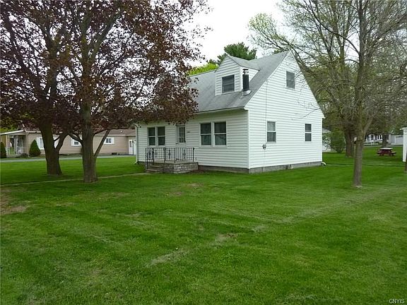 2nd image of 3483 Paul Ave