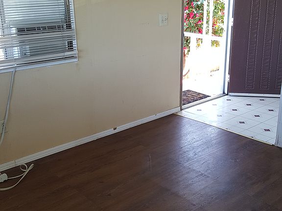 3rd image of 2 Balsam St