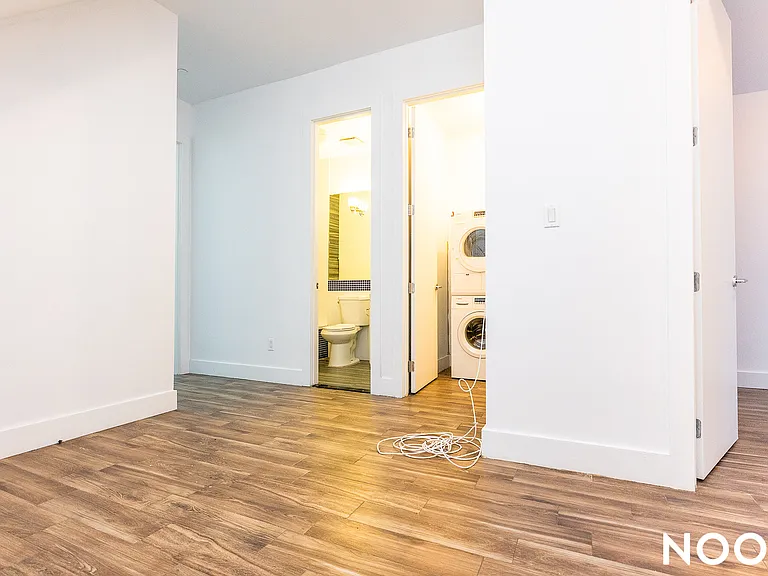 137 Hart St #1 — Photo 8