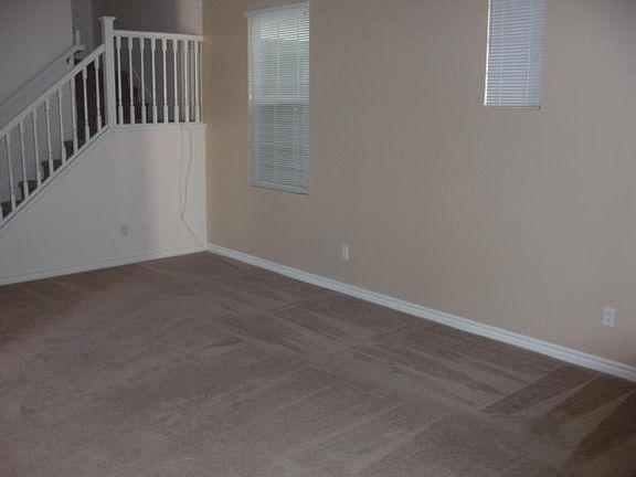 5th image of 827 Amethyst Ave
