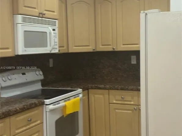 6562 W 22nd Ct, Hialeah, FL 33016