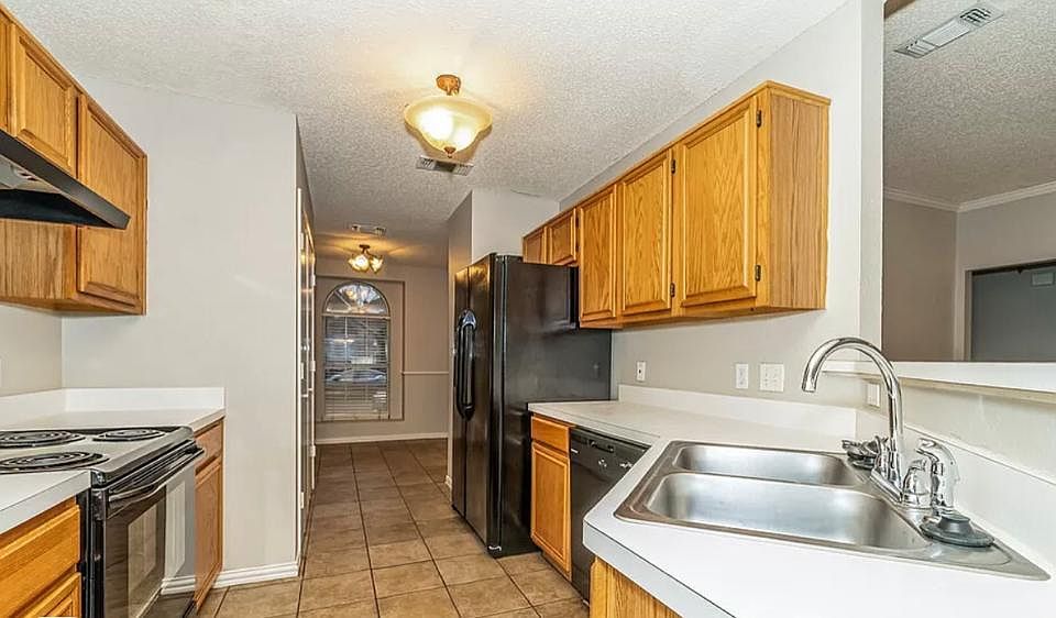 1st image of 3004 Gettysburg Ln #0