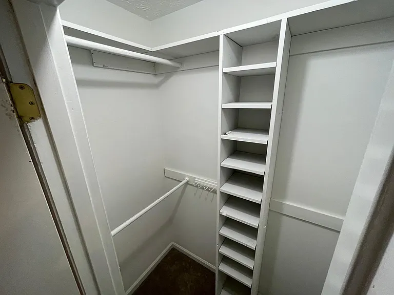 2423 Falcon Ct — Photo 10