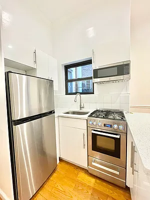 Rented by HOLTON REAL ESTATE INC. | media 14