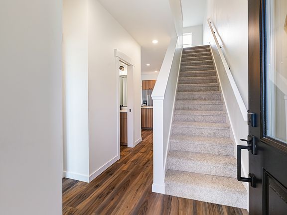 Skyline Divide Entry