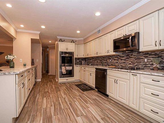 2nd image of 86 Foxwood Dr