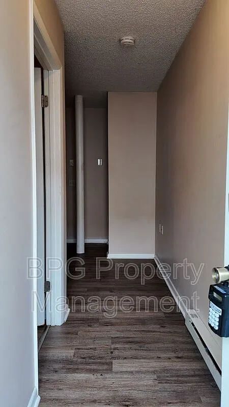 Photo 2 of 44 - 205 N Main St #6 - Harrisonburg, VA Building Photo - 205 N Main St #6