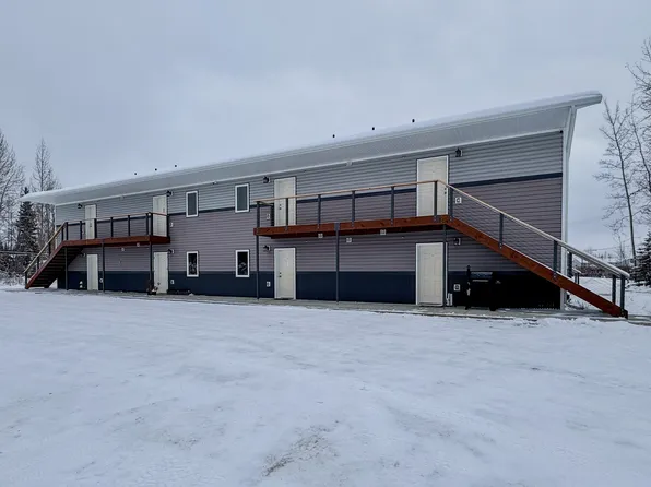 551 Snowman Ln, North Pole, AK