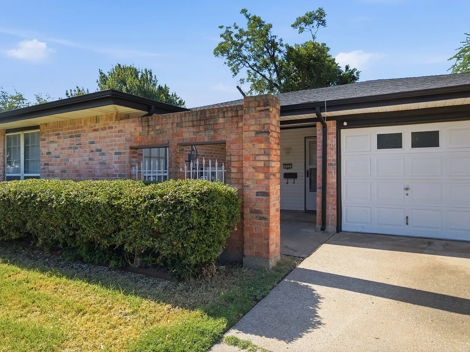 3 bed, 1501 sqft, $2,100 — Photo 2