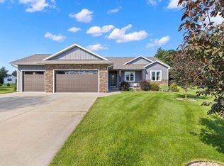 520 Silverleaf Ct, Plover, WI 54467