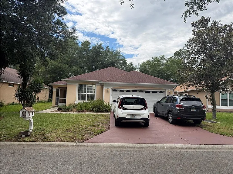 2393 Paulette Dr — Photo 1