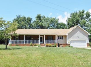 221 Countryside Dr, Appomattox, VA 24522