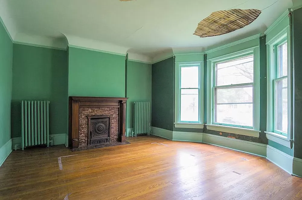 7 bed, 3812 sqft, $5,300 — Photo 4